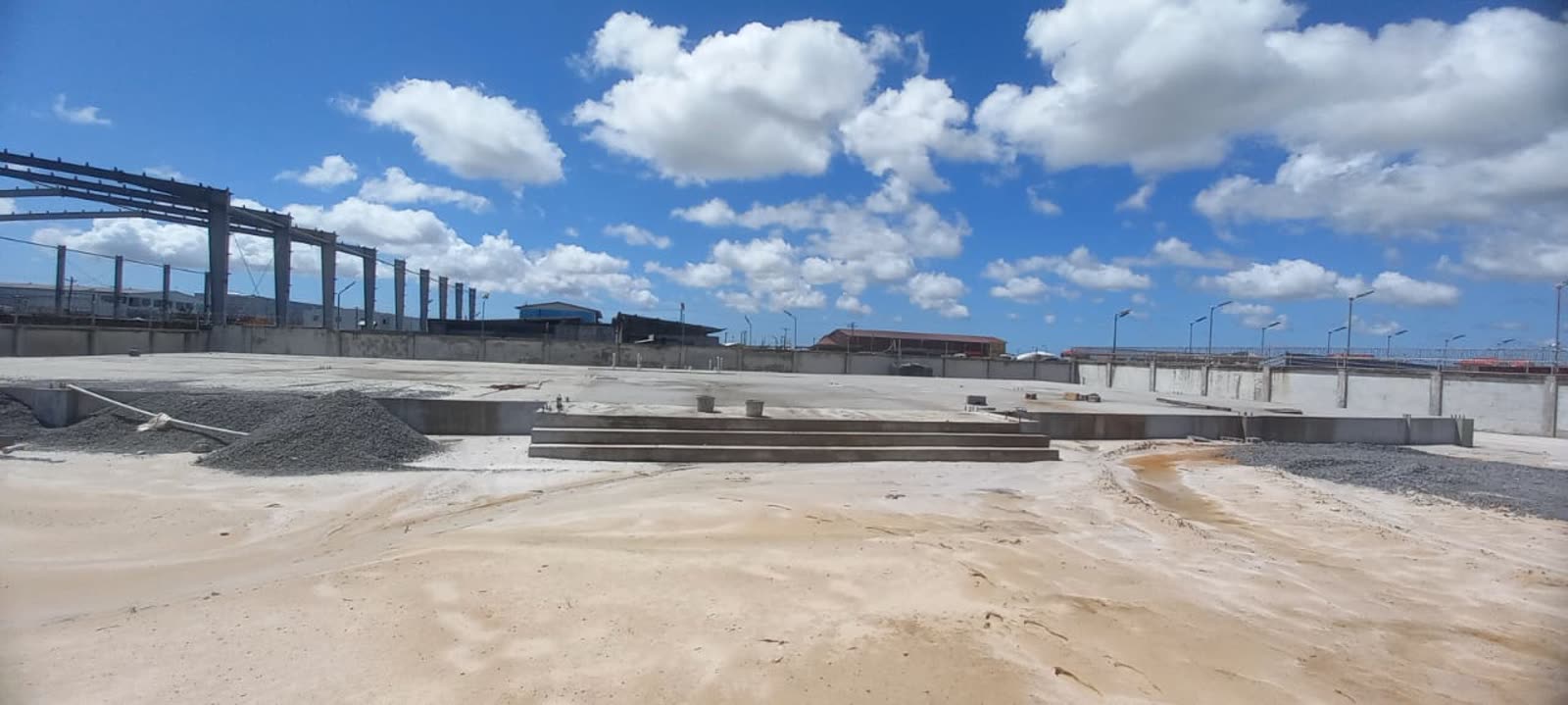 Warehouse Construction Site: Technical support and site supervision